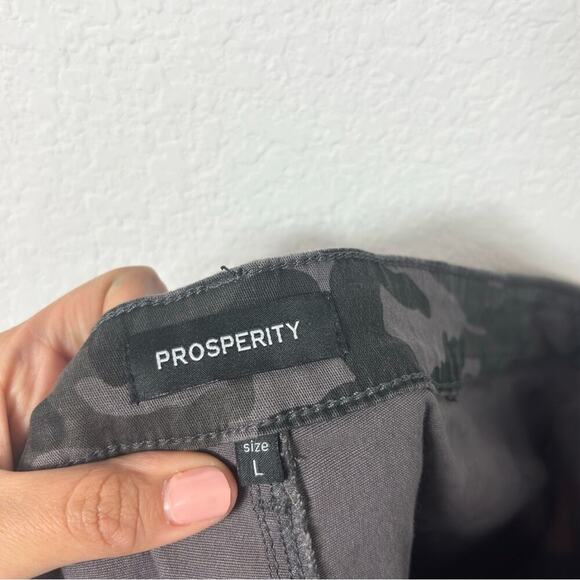 PROSPERITY DENIM GREY CAMO WOMEN JOGGER STYLE PANTS LARGE BRAND NEW WITH TAGS - Picture 7 of 8